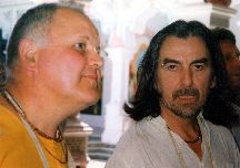George Harrison auf Besuch in Vrindavana, Indien ... zum Vergrößern bitte anklicken